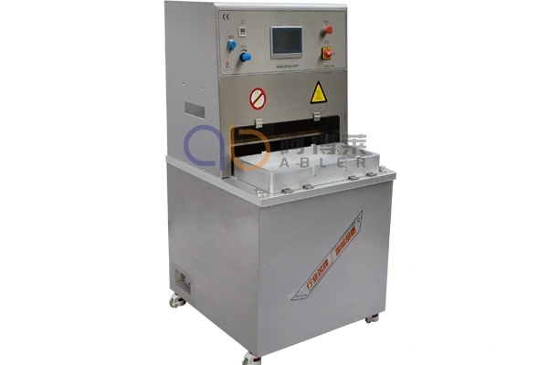 阿博萊吸塑盒恒溫熱合機一臺有幾個模具,要額外收費嗎